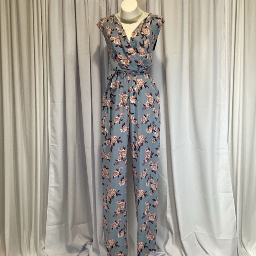 141. Lily Rose Dusty Blue Floral Jumpsuit NWT Size Large